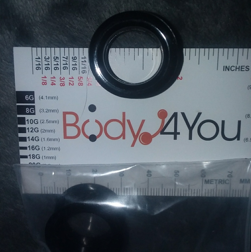 Black silicone tunnel